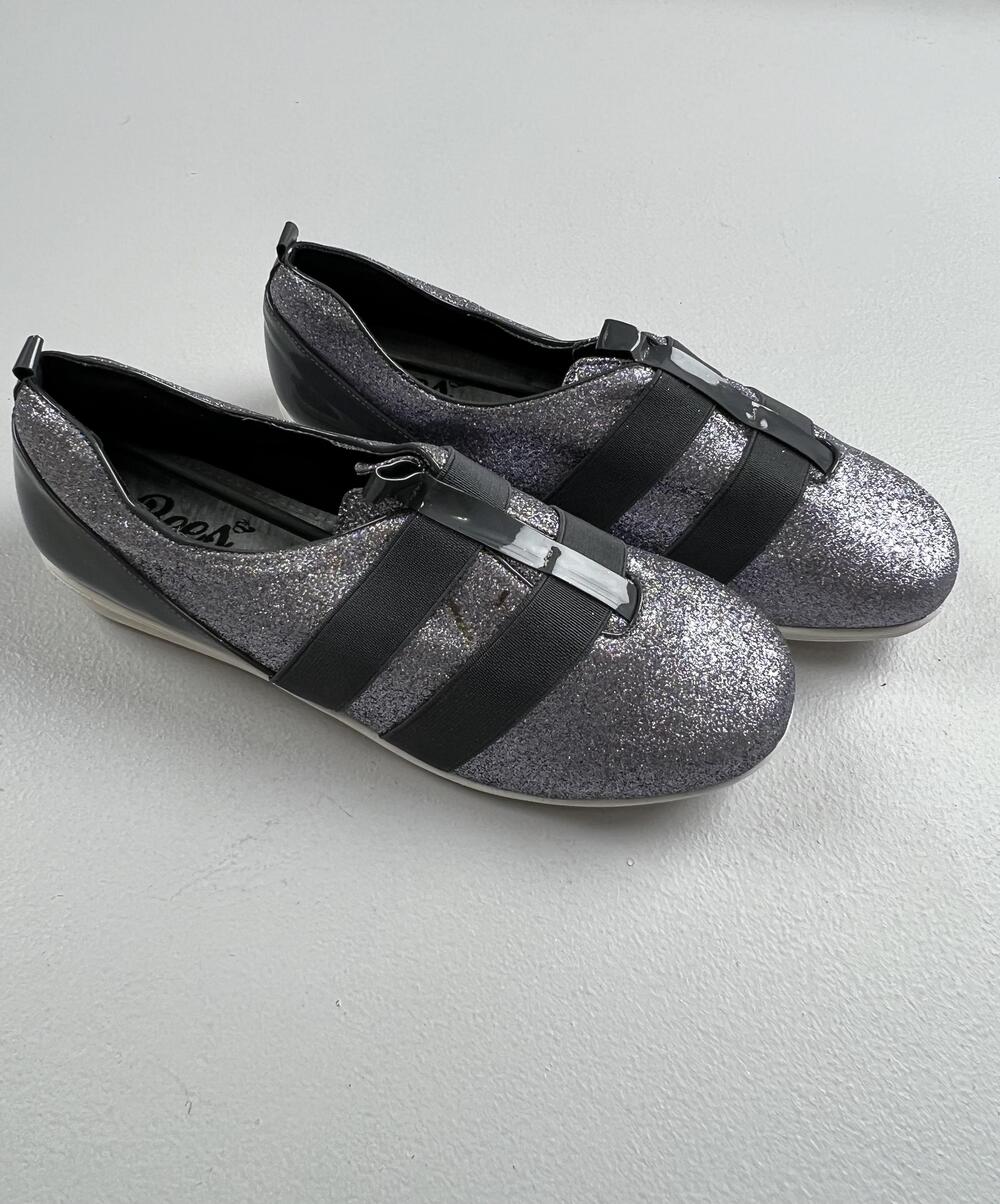 Bees By Beacon Duo Shoes Womens Size 10W Pewter Glitter Slip On Comfort Sneakers